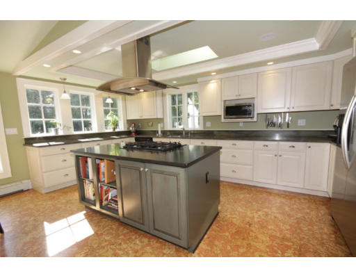 36 Redgate Road Boston, MA 02132 - Photo 3 of 27