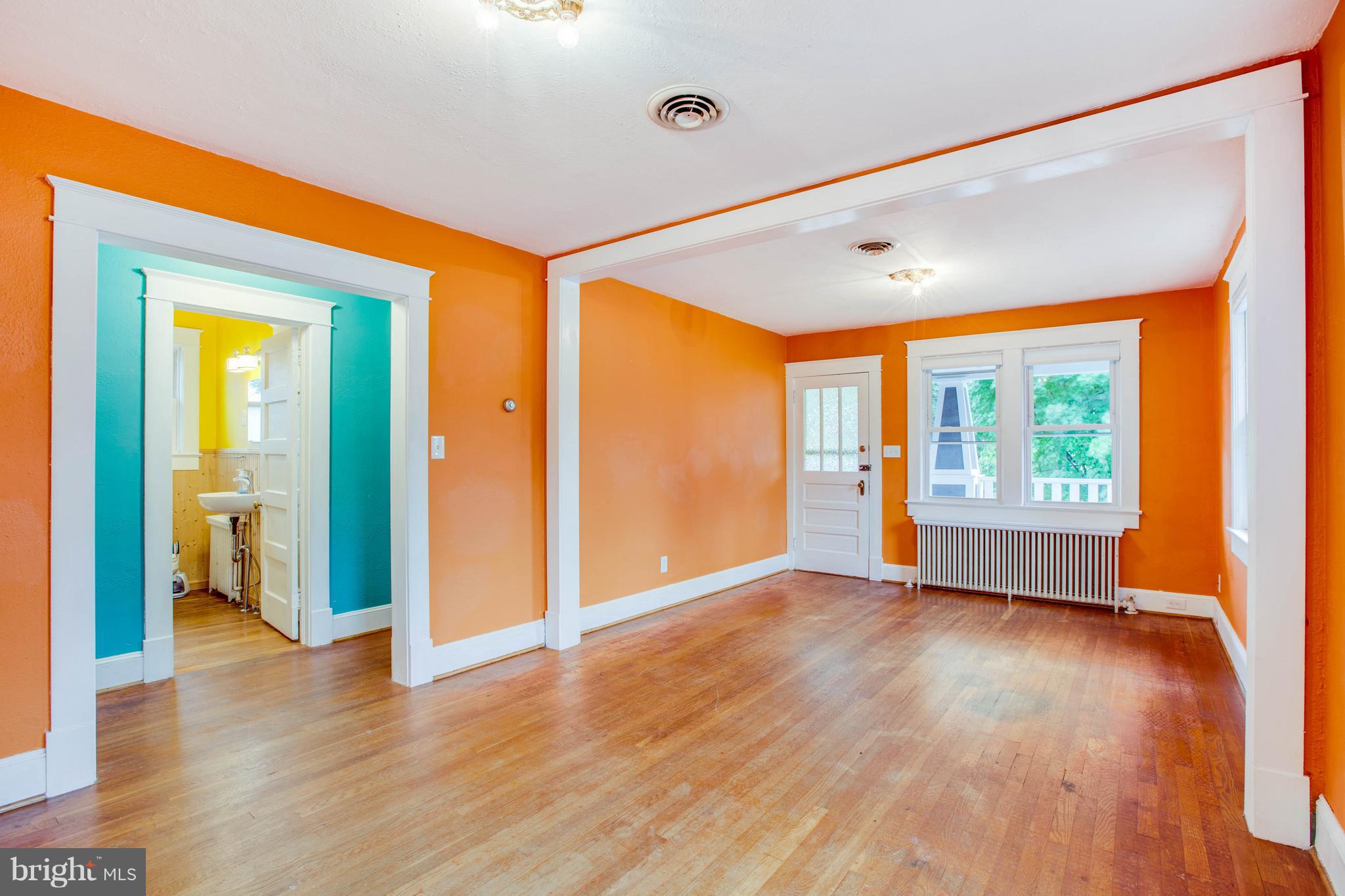 309 Progress Street Fredericksburg, VA 22401 - Photo 6 of 24 Living Room