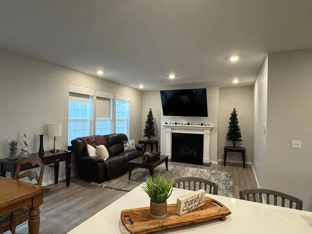 $365,000 | 9177 Ritz Court, Huntley, IL 60142