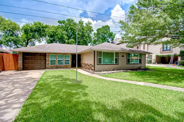 $499,900 | 4804 Saxon Street, Bellaire, TX 77401