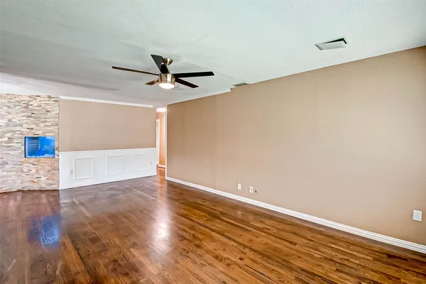 $499,900 | 4804 Saxon Street, Bellaire, TX 77401