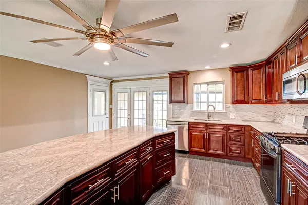 $499,900 | 4804 Saxon Street, Bellaire, TX 77401