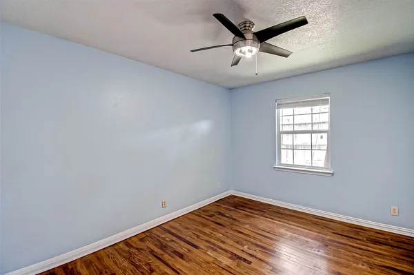 $499,900 | 4804 Saxon Street, Bellaire, TX 77401