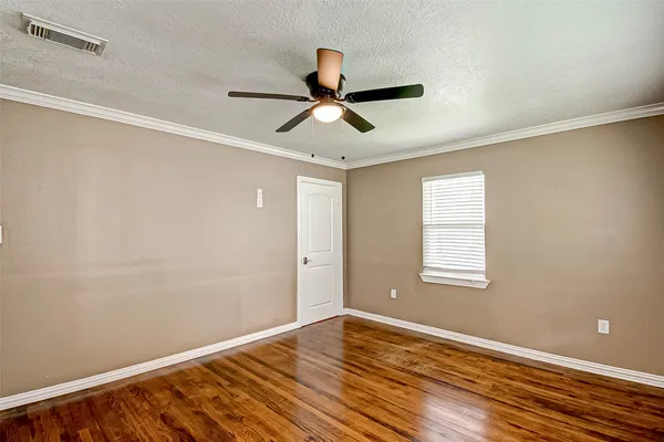 $499,900 | 4804 Saxon Street, Bellaire, TX 77401