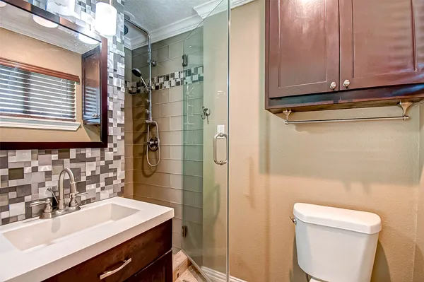 $499,900 | 4804 Saxon Street, Bellaire, TX 77401