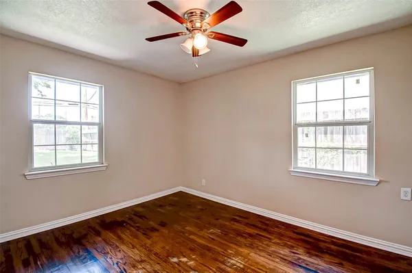 $499,900 | 4804 Saxon Street, Bellaire, TX 77401