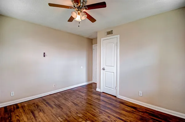 $499,900 | 4804 Saxon Street, Bellaire, TX 77401