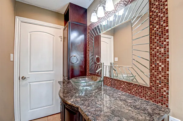 $499,900 | 4804 Saxon Street, Bellaire, TX 77401