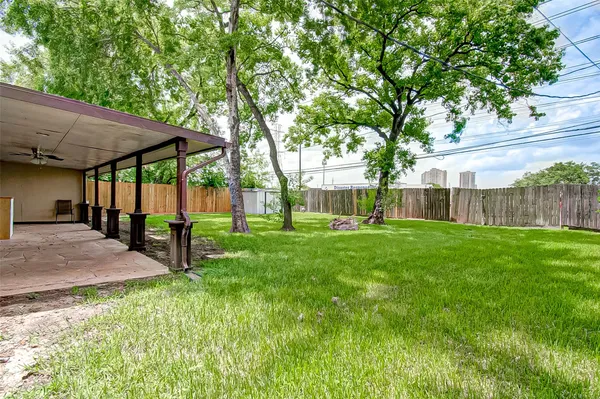 $499,900 | 4804 Saxon Street, Bellaire, TX 77401