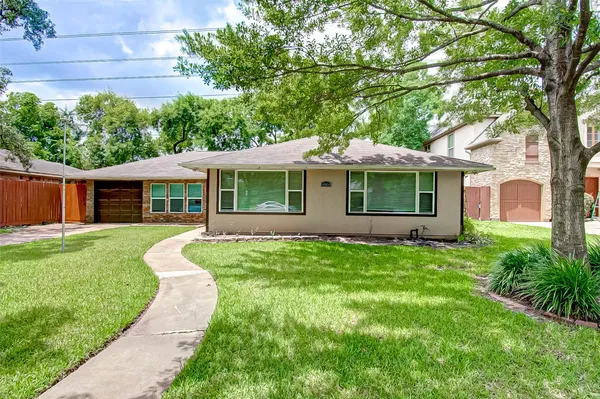 $499,900 | 4804 Saxon Street, Bellaire, TX 77401