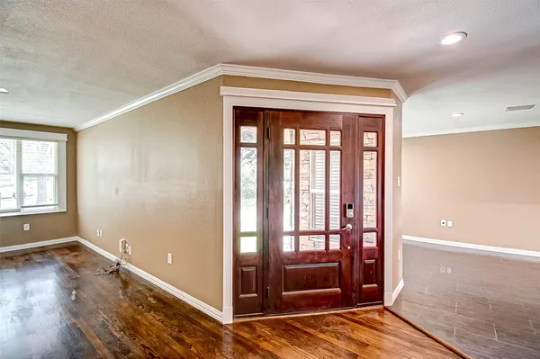 $499,900 | 4804 Saxon Street, Bellaire, TX 77401