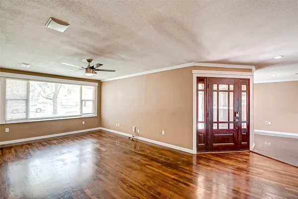 $499,900 | 4804 Saxon Street, Bellaire, TX 77401