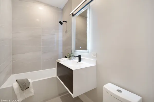 $499,900 | 4816 South St Lawrence Avenue, Unit 302, Chicago, IL 60615