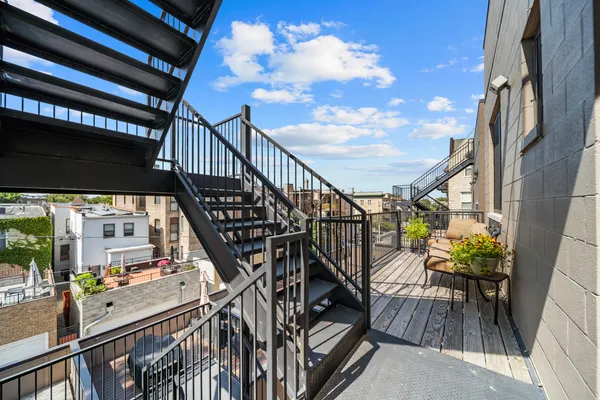 $499,900 | 4816 South St Lawrence Avenue, Unit 302, Chicago, IL 60615