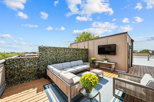 $499,900 | 4816 South St Lawrence Avenue, Unit 302, Chicago, IL 60615