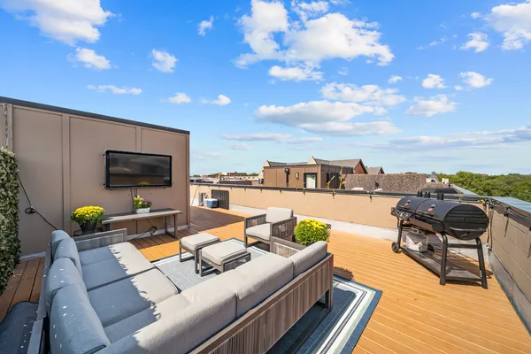 $499,900 | 4816 South St Lawrence Avenue, Unit 302, Chicago, IL 60615