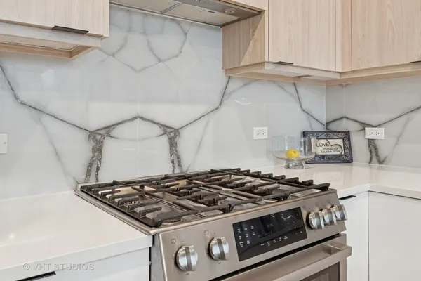 $499,900 | 4816 South St Lawrence Avenue, Unit 302, Chicago, IL 60615