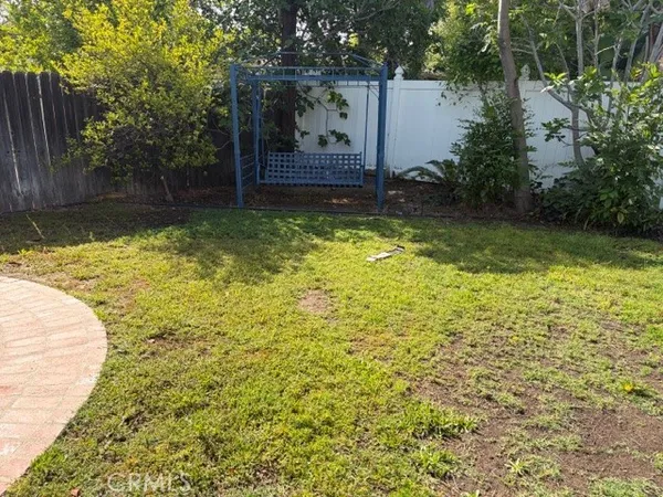 $4,995 | 18730 Collins Street, Tarzana, CA 91356