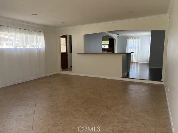 $4,995 | 18730 Collins Street, Tarzana, CA 91356