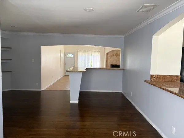 $4,995 | 18730 Collins Street, Tarzana, CA 91356
