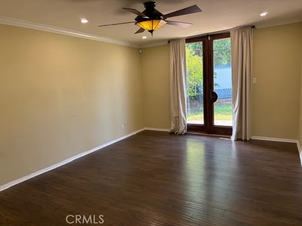 $4,995 | 18730 Collins Street, Tarzana, CA 91356