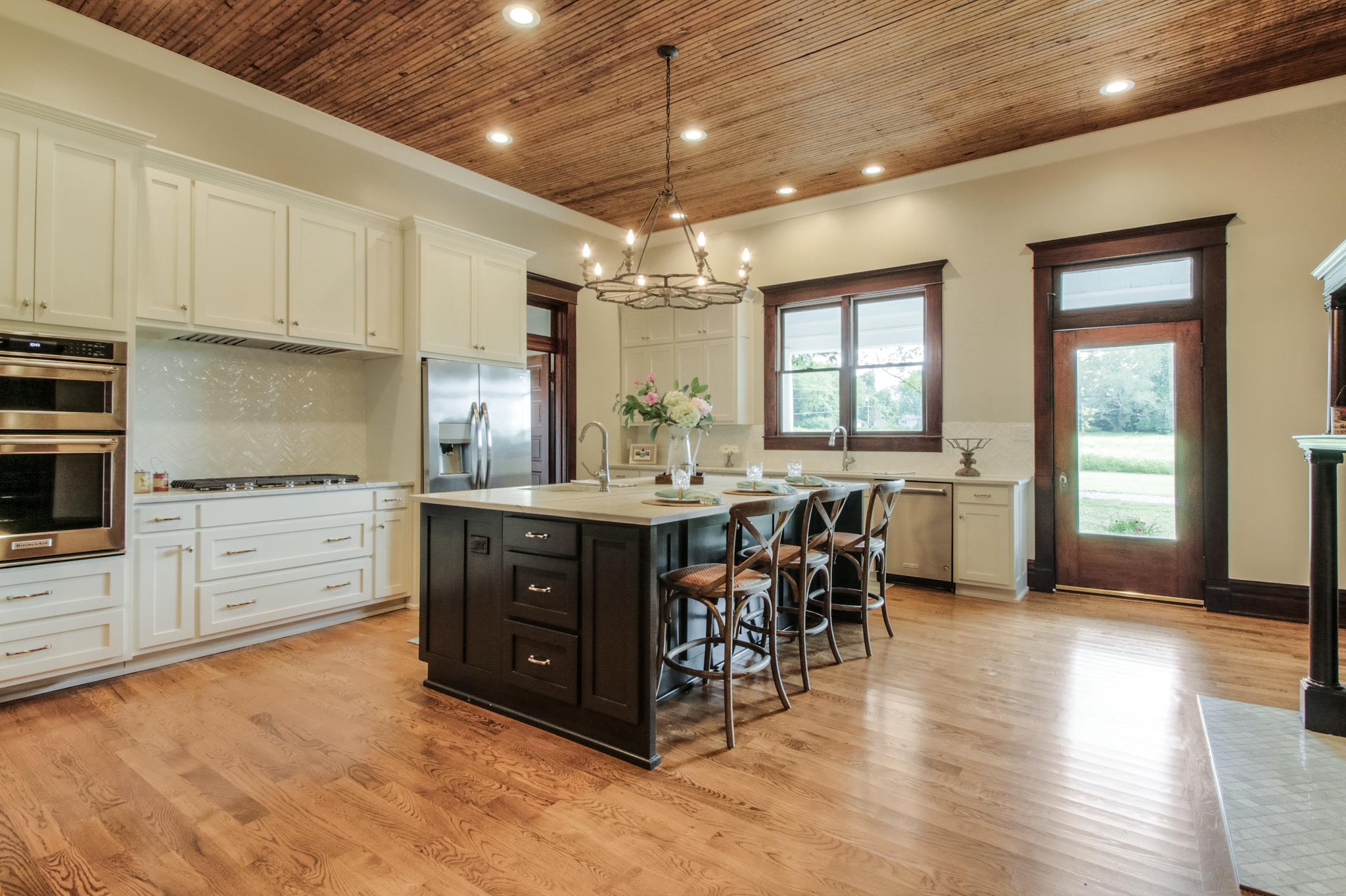 3595 Old Rome Pike Lebanon, TN 37087 - Photo 10 of 28 Eating bar that will actually accommodate 4 bar stools