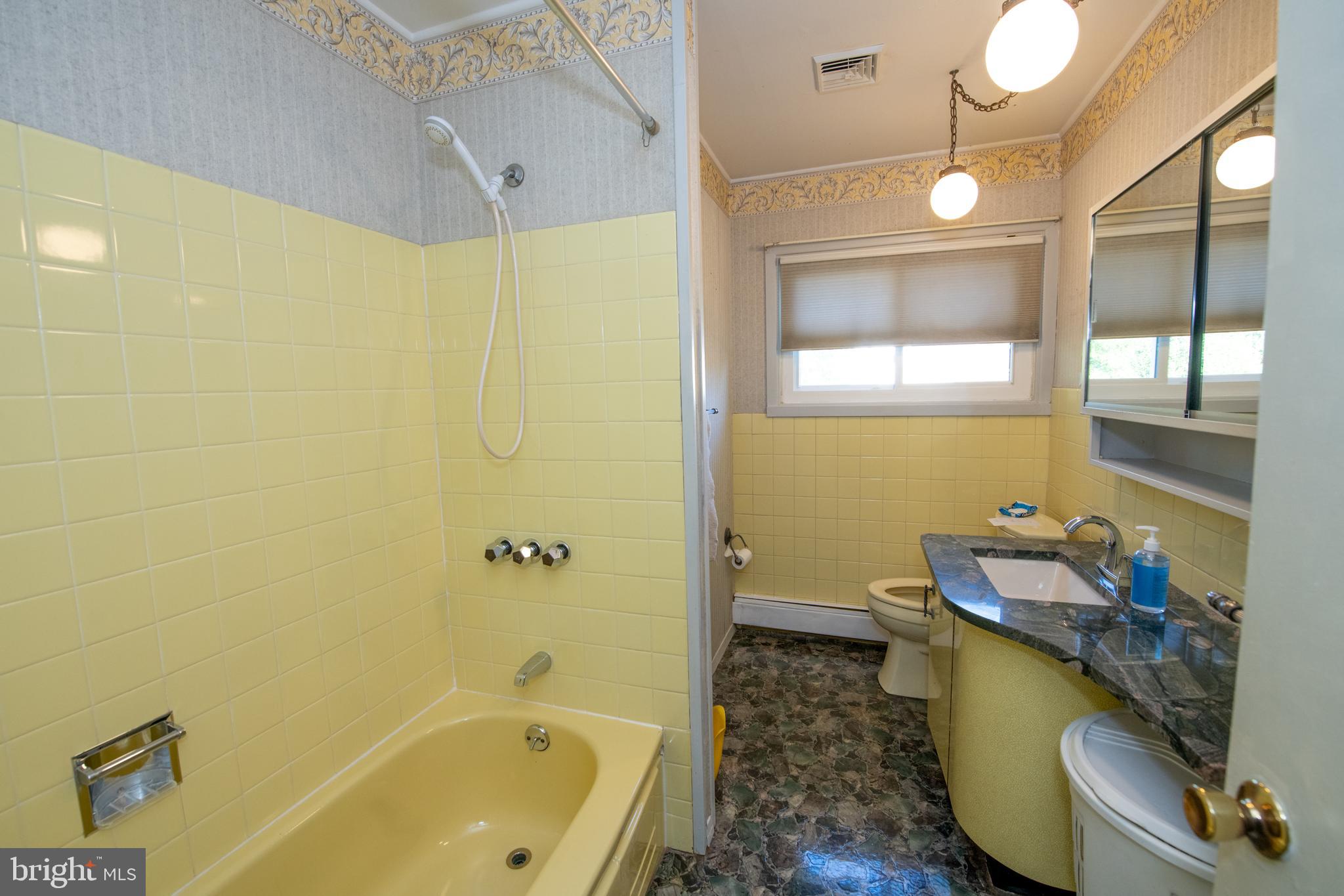 87 Fieldstone Road Levittown, PA 19056 - Photo 21 of 37 Gallery Image 21