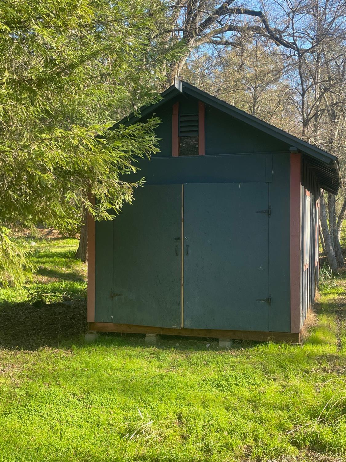 581 Haines Road Auburn, CA 95602 - Photo 29 of 52 Large shed 10 x 20 wood with flooring roof and windows