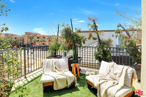 $999,000 | 7301 West Manchester Avenue, Unit 117, Los Angeles, CA 90045