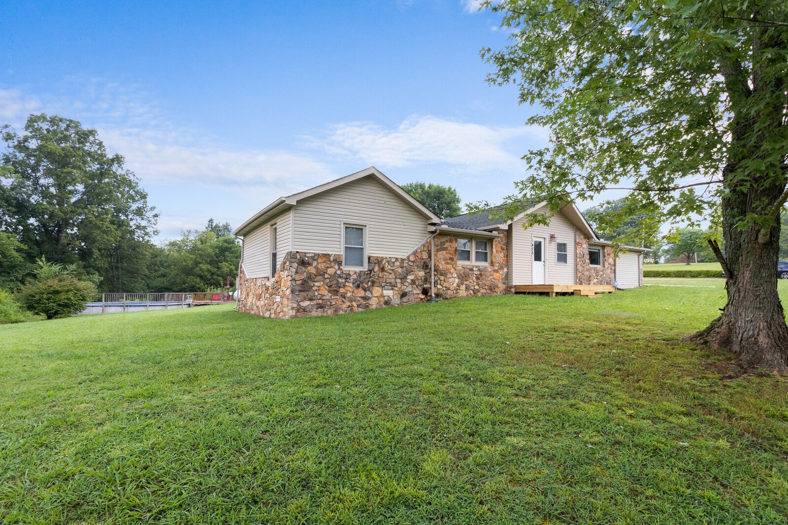 1425 Grays Chapel Road Southside, TN 37171 - Photo 2 of 32 Gallery Image 2