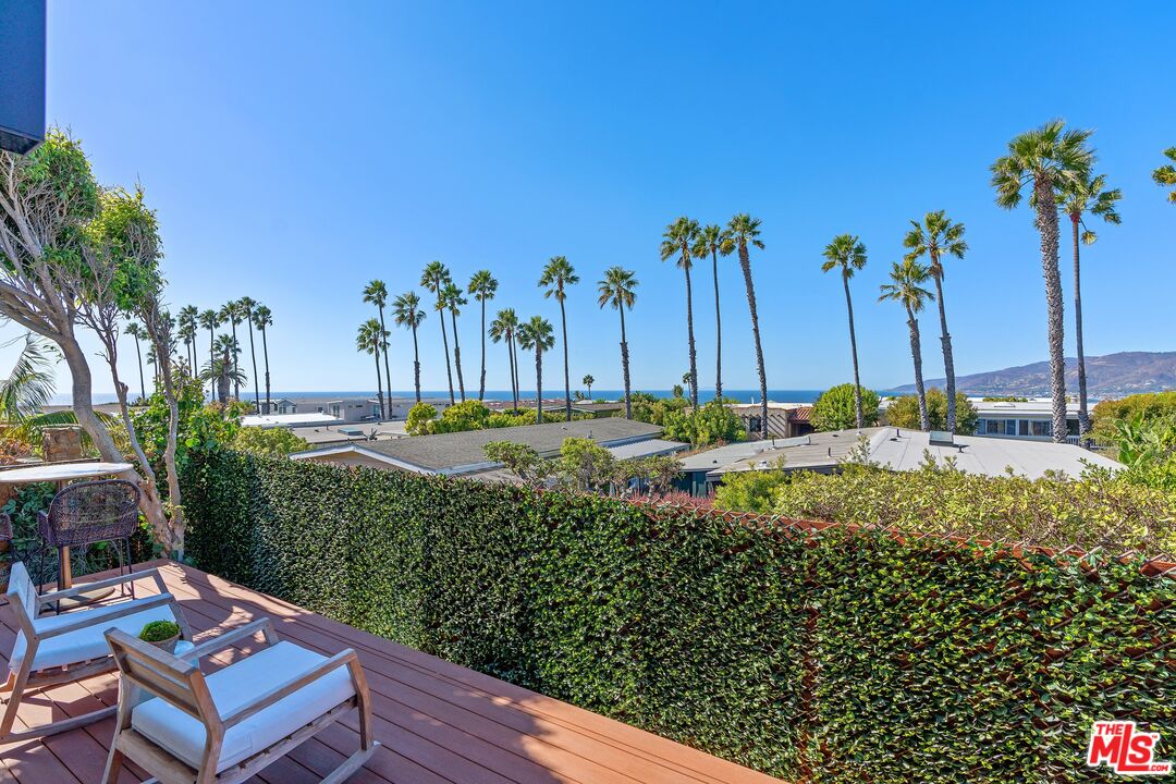 29500 Heathercliff Road, Unit 64 Malibu, CA 90265 - Photo 12 of 42