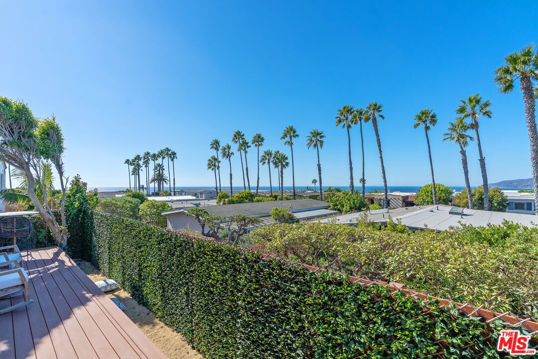 29500 Heathercliff Road, Unit 64 Malibu, CA 90265 - Photo 13 of 42