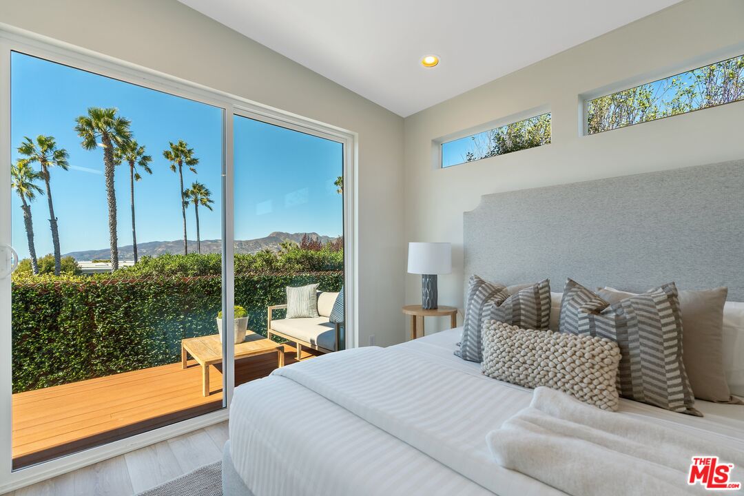 29500 Heathercliff Road, Unit 64 Malibu, CA 90265 - Photo 15 of 42