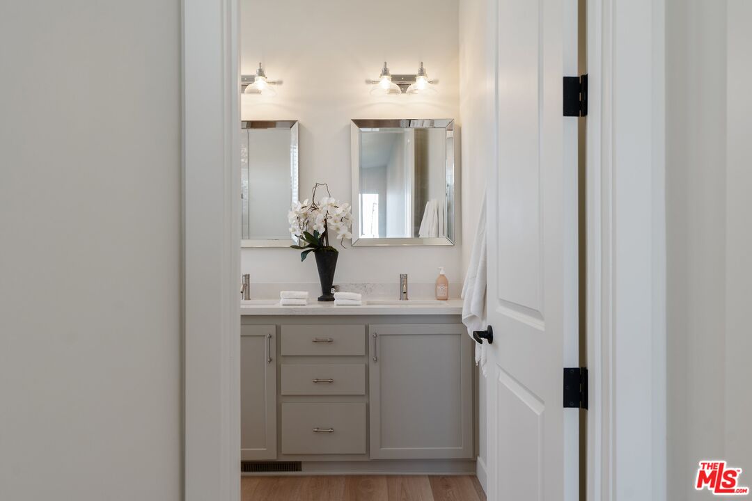 29500 Heathercliff Road, Unit 64 Malibu, CA 90265 - Photo 17 of 42