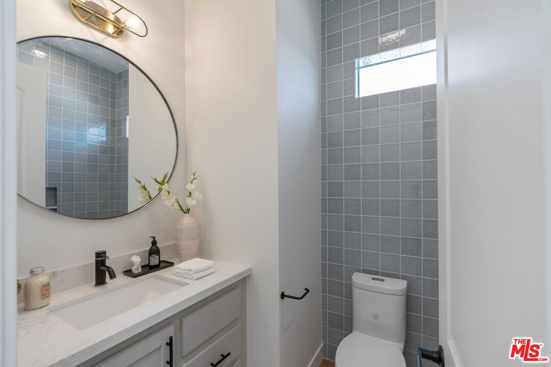 29500 Heathercliff Road, Unit 64 Malibu, CA 90265 - Photo 20 of 42