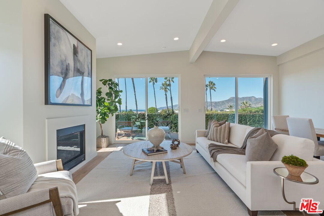 29500 Heathercliff Road, Unit 64 Malibu, CA 90265 - Photo 2 of 42