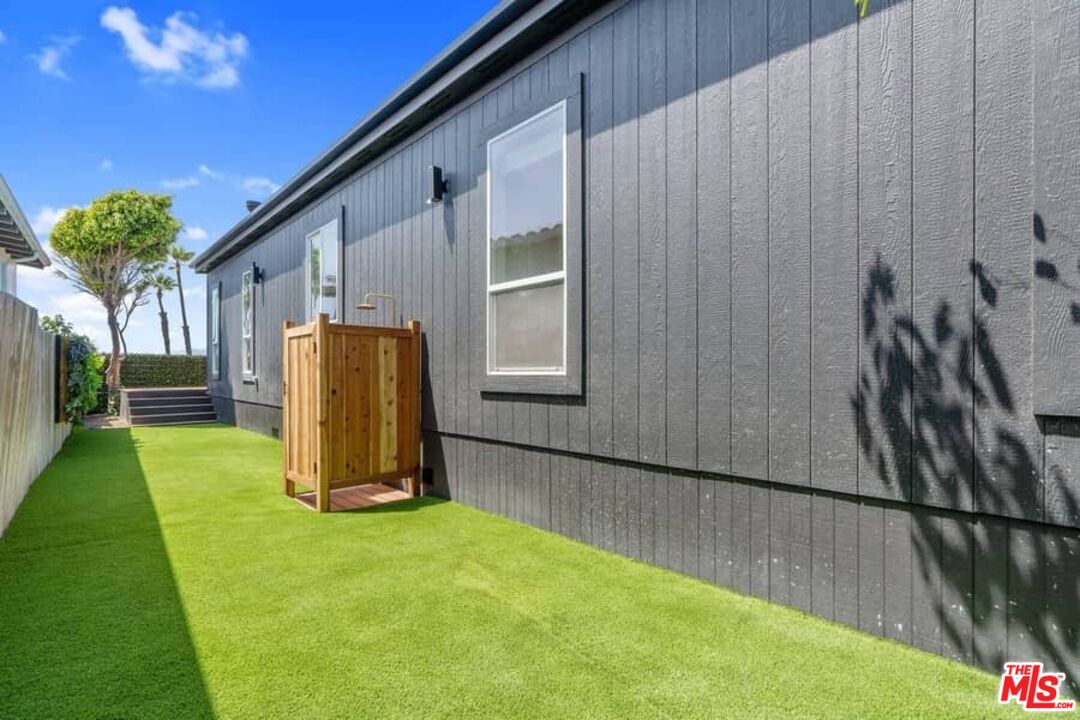 29500 Heathercliff Road, Unit 64 Malibu, CA 90265 - Photo 30 of 42