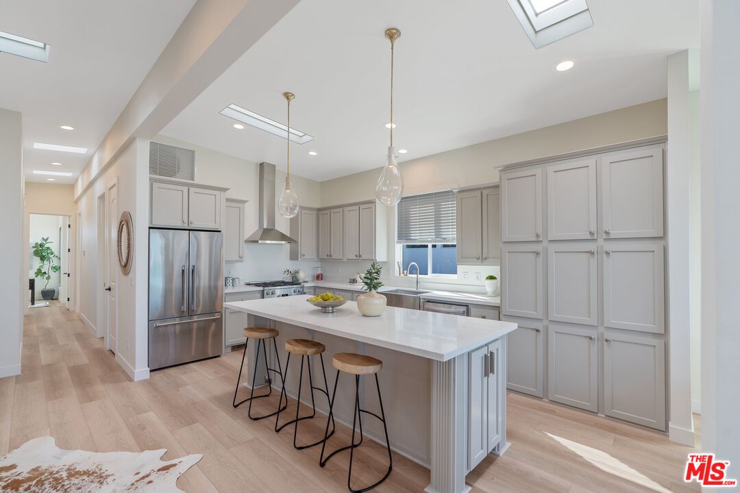 29500 Heathercliff Road, Unit 64 Malibu, CA 90265 - Photo 7 of 42