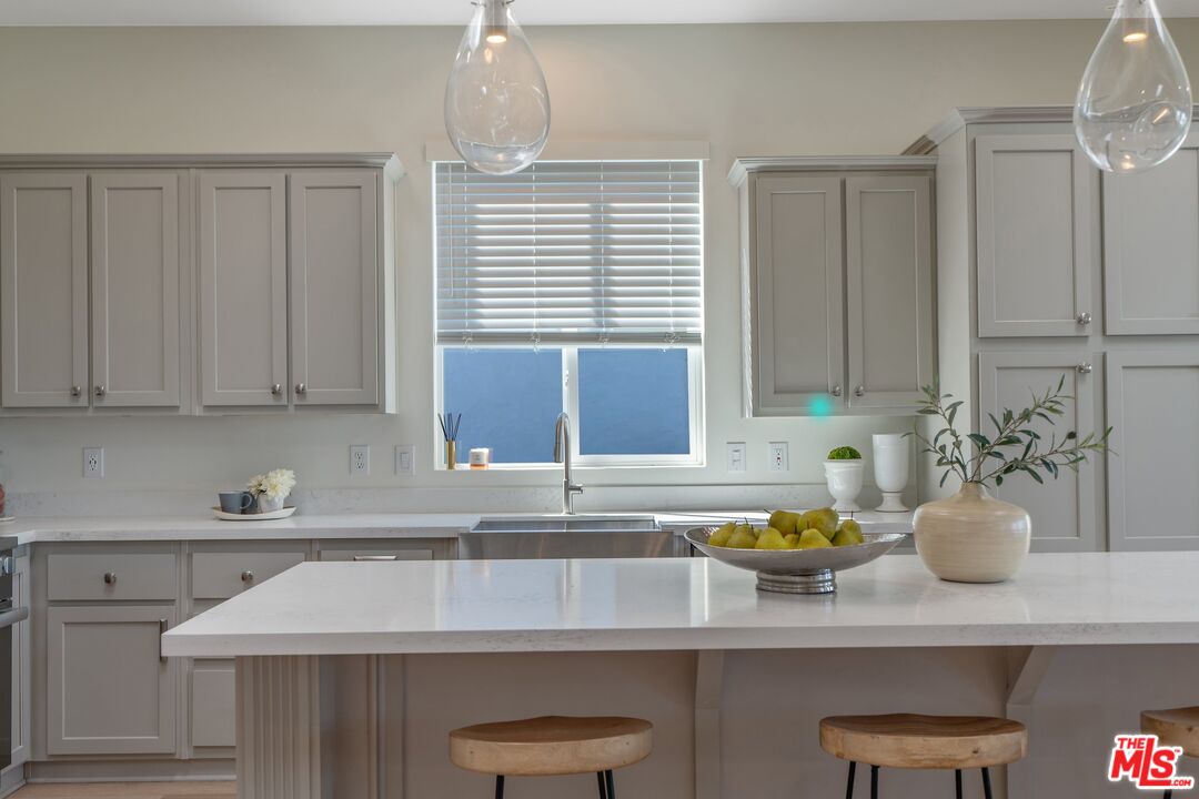 29500 Heathercliff Road, Unit 64 Malibu, CA 90265 - Photo 8 of 42