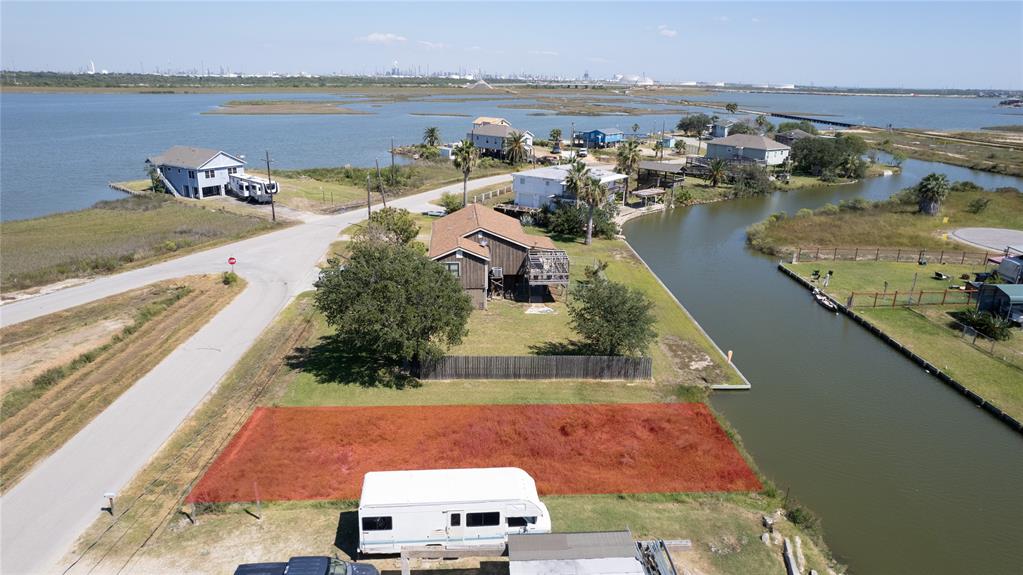 Holiday Drive, Hitchcock, TX 77563 Compass