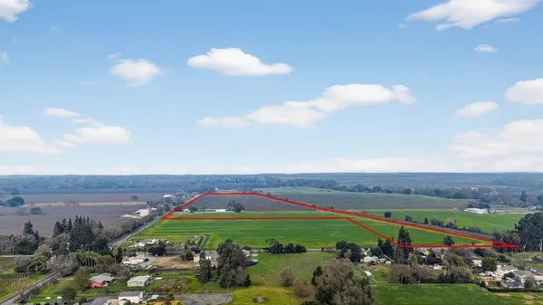 a view of an outdoor space and a yard