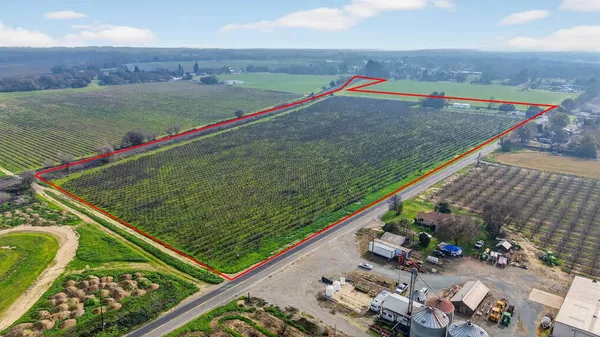 a view of an outdoor space and tennis court