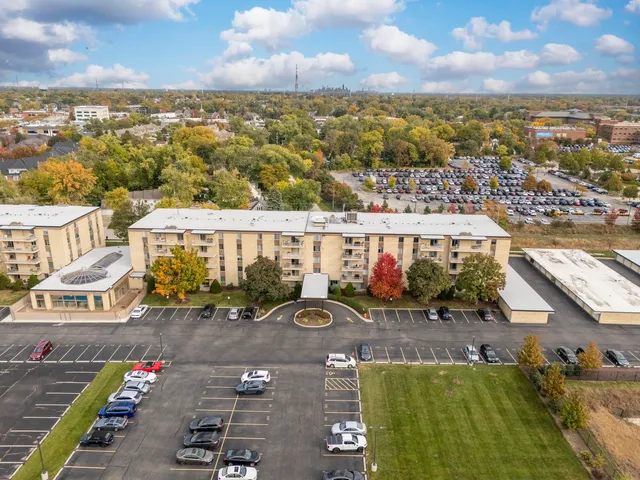 $230,000 | 110 West Butterfield Road, Unit 502S, Elmhurst, IL 60126