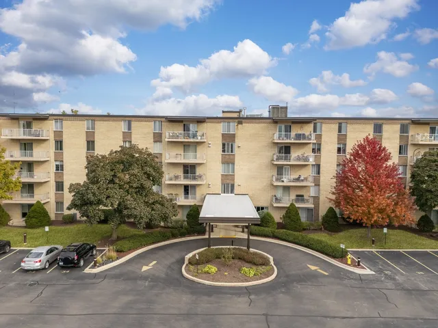 $230,000 | 110 West Butterfield Road, Unit 502S, Elmhurst, IL 60126