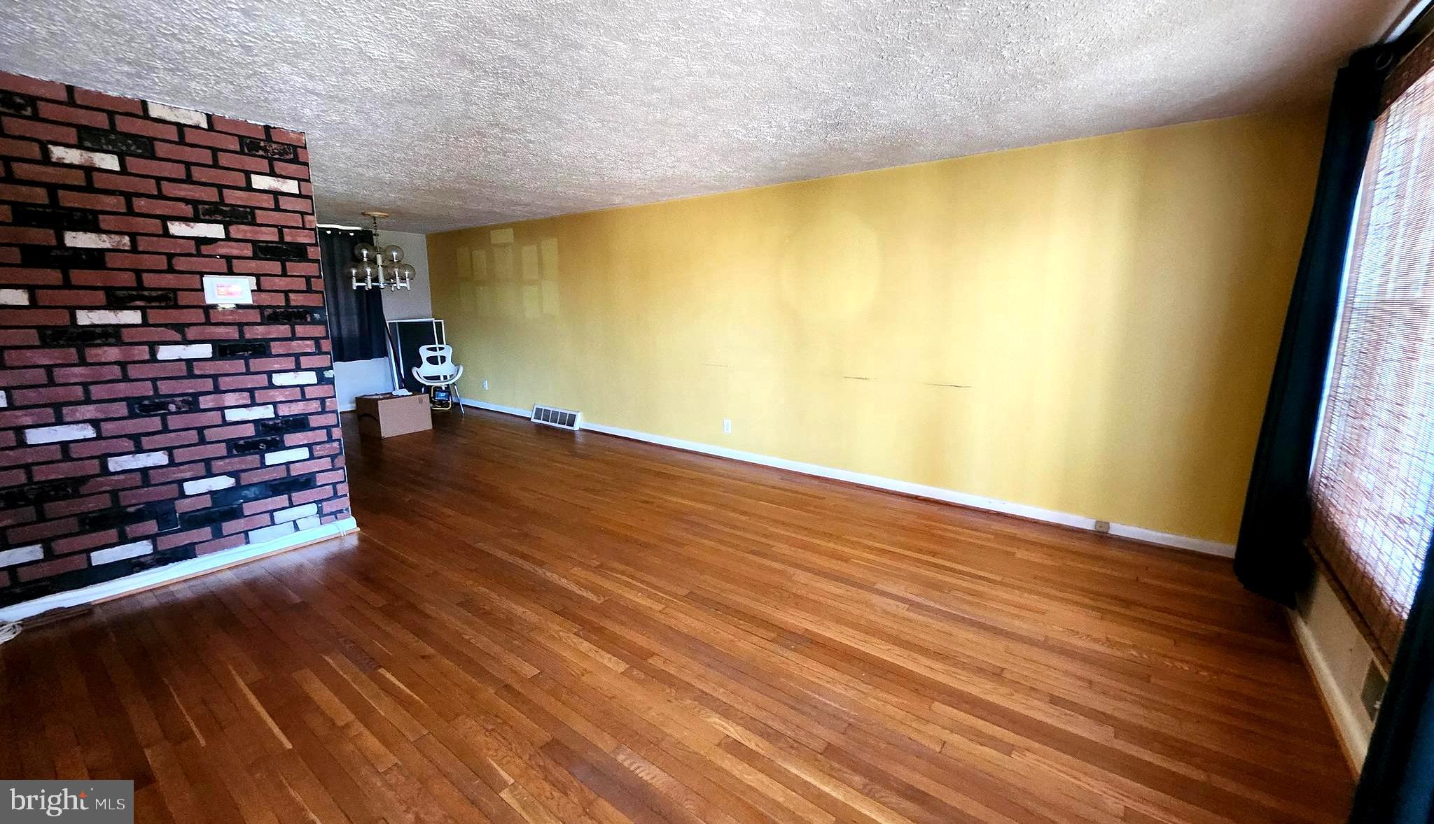 7393 Edsworth Road Baltimore, MD 21222 - Photo 3 of 20 Gallery Image 3