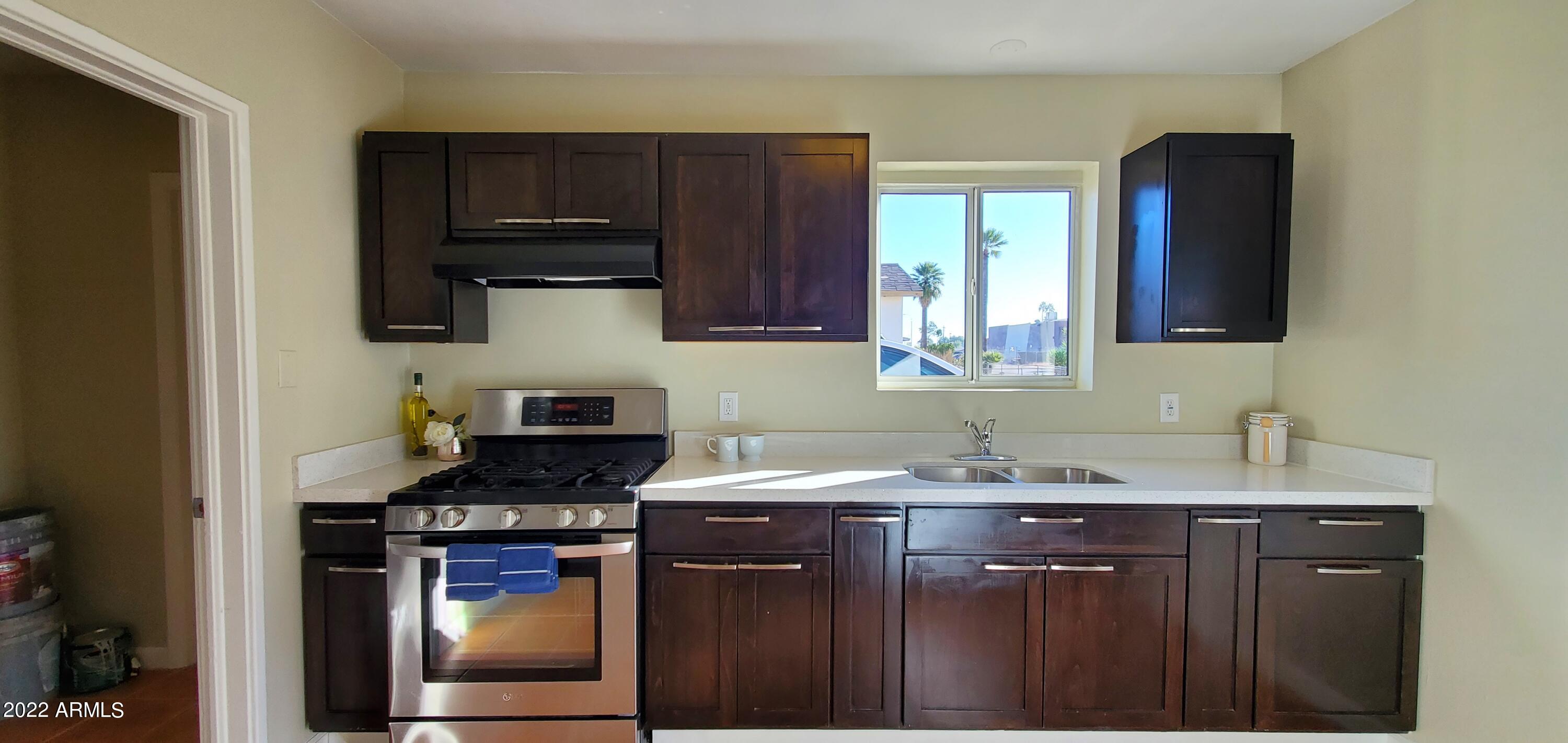 40 West Riverside Street Phoenix, AZ 85041 - Photo 6 of 19 Kitchen
