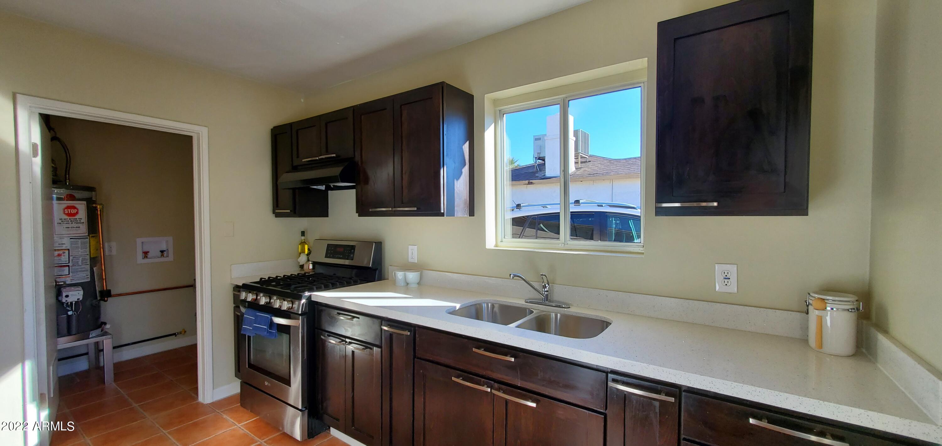 40 West Riverside Street Phoenix, AZ 85041 - Photo 8 of 19 Kitchen