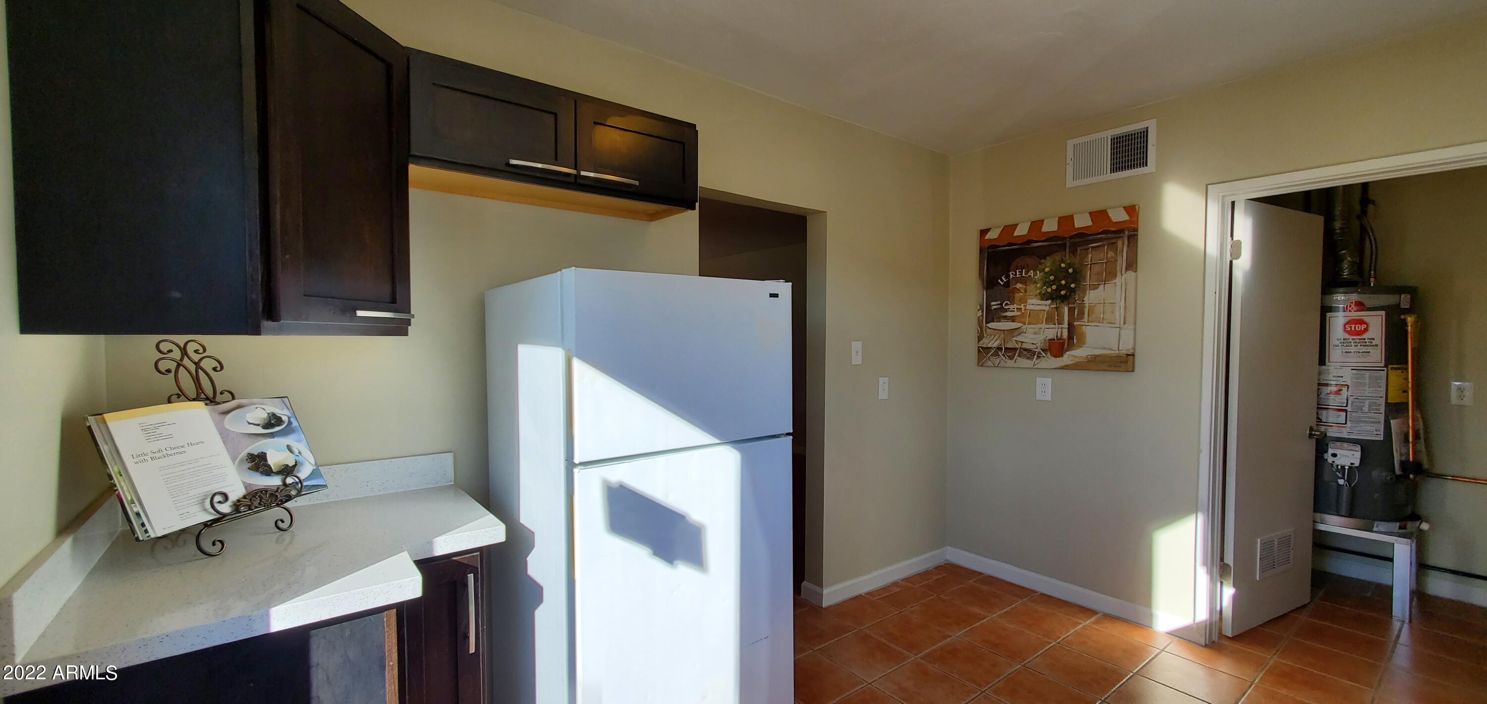 40 West Riverside Street Phoenix, AZ 85041 - Photo 9 of 19 Kitchen