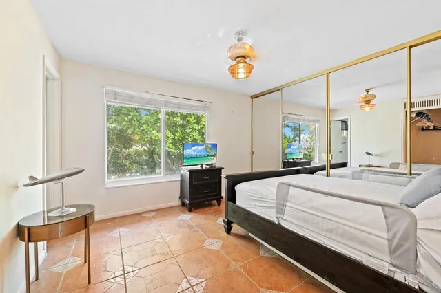 $8,995 | 4620 Northeast 25th Avenue, Fort Lauderdale, FL 33308