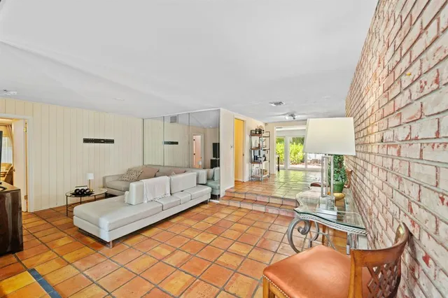 $8,995 | 4620 Northeast 25th Avenue, Fort Lauderdale, FL 33308